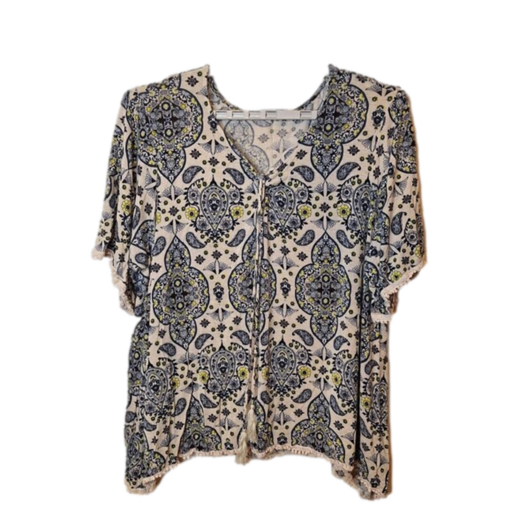 CATO Woman Top 26/28W Pullover Tie Neck Tassel Short Sleeve Crochet Hemline Boho